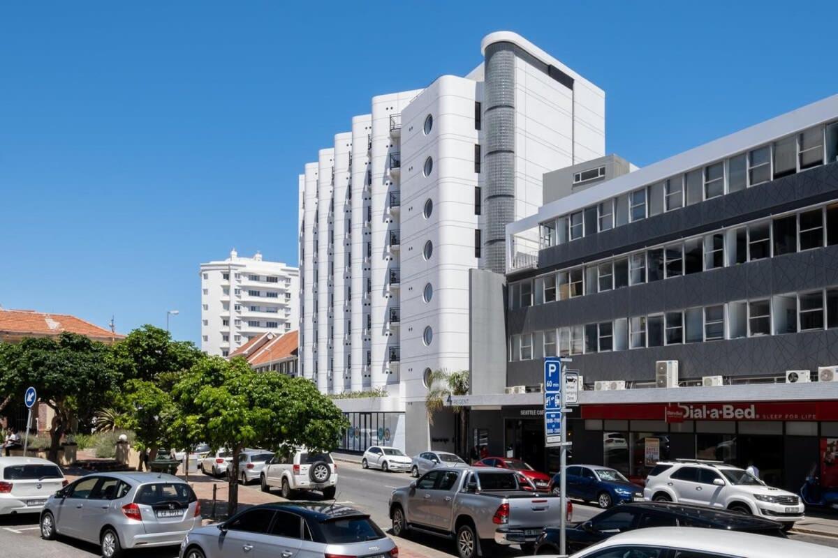 Flamingo 603: Sea Point Aprt With Mountain Views Apartment Cape Town
