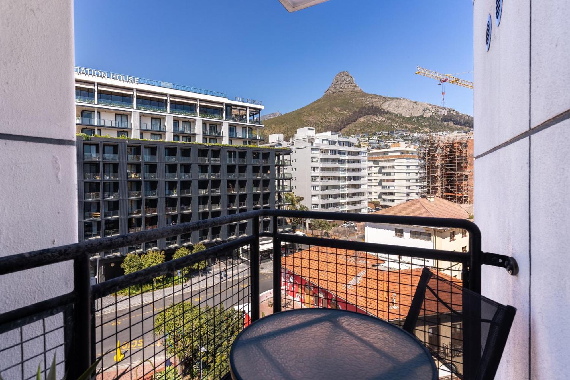 Apartment Flamingo 603: Sea Point Aprt With Mountain Views *